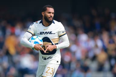 Juninho marcou primeiro gol pelo Pumas e salvou equipe de derrota em casa para o León