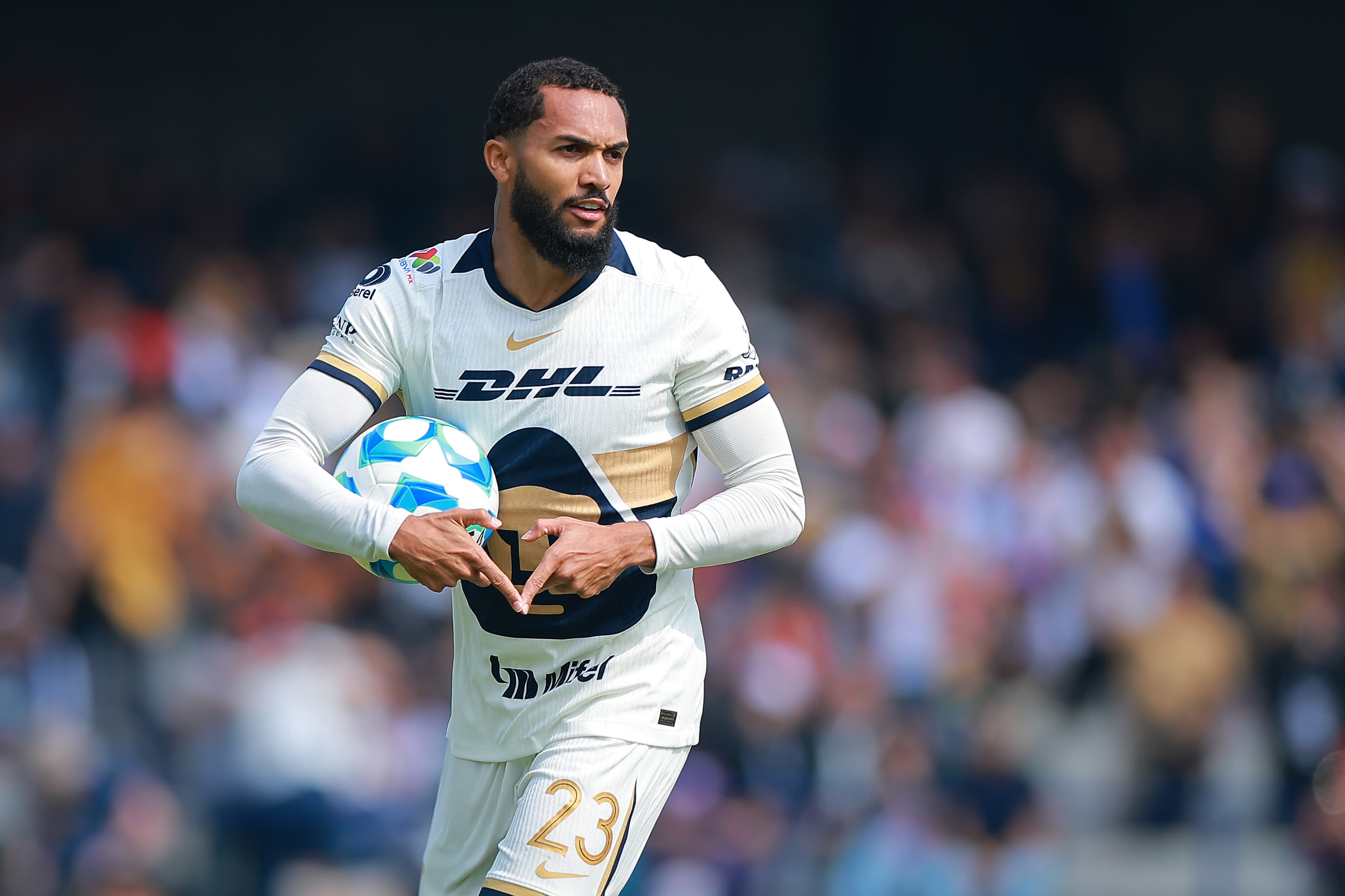 Juninho marcou primeiro gol pelo Pumas e salvou equipe de derrota em casa para o León