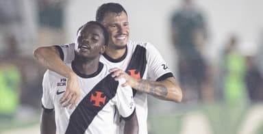Andres Gomez comemora gol do Vasco