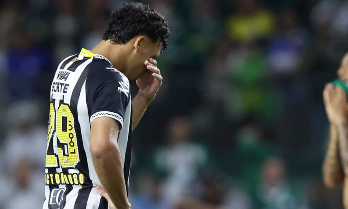 Victor Hugo, ex-Flamengo, no Santos