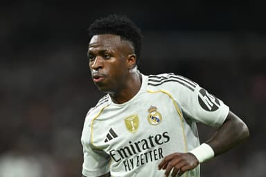 Vinicius Junior, do Real Madrid, reage durante a partida da LaLiga EA Sports entre Real Madrid CF e RC Celta de Vigo, no Estádio Santiago Bernabéu, em 7 de dezembro de 2025, em Madrid, Espanha.