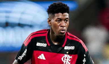 Vitão durante estreia pelo Flamengo contra o Vasco no Maracanã