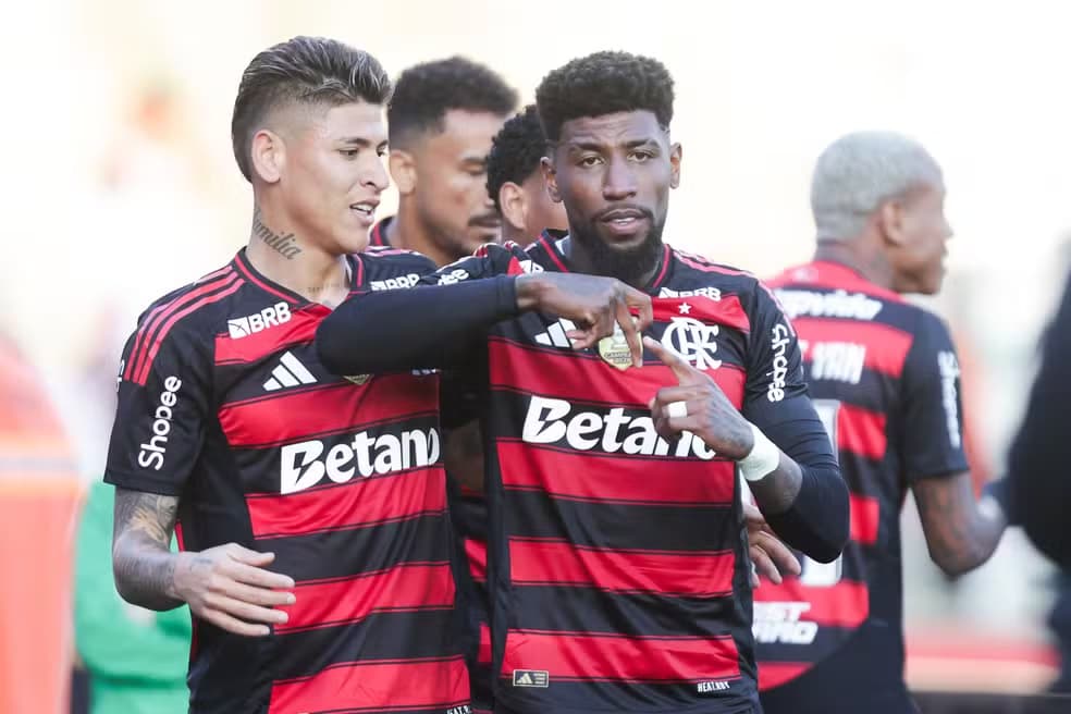 Emerson Royal e Carrascal no Flamengo