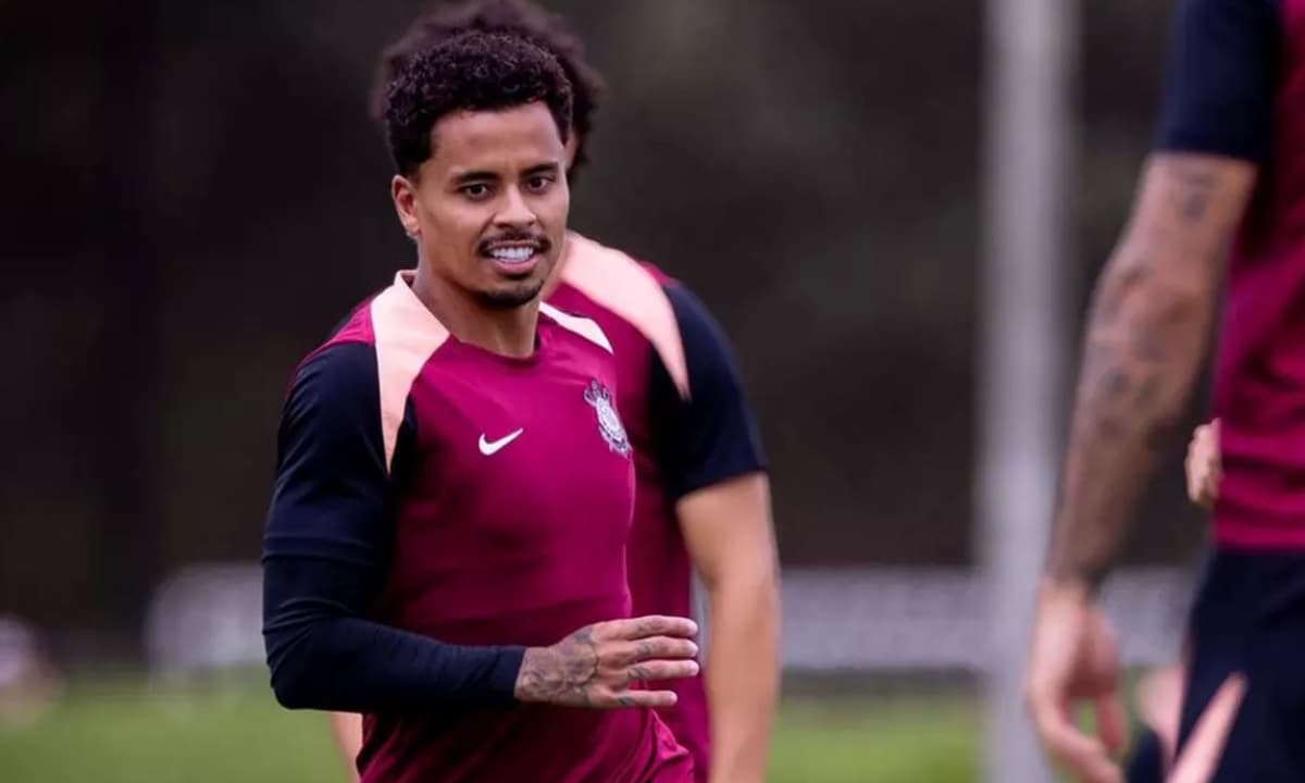 Allan, ex-Flamengo, em treino do Corinthians