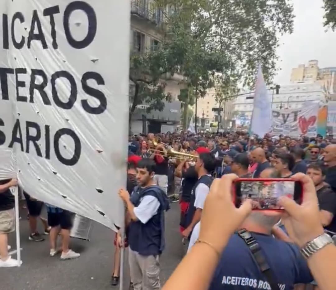 Argentinos protestam em Buenos Aires