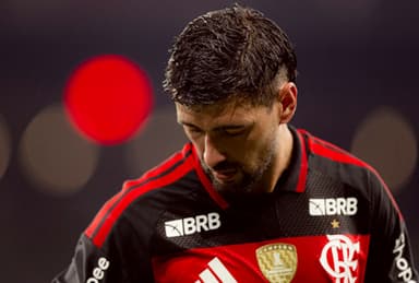 Arrascaeta em jogo do Flamengo contra o Madureira