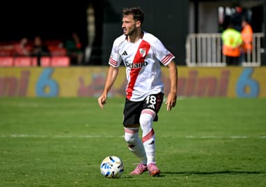 Matías Viña durante jogo pelo River Plate