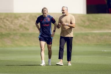 Boto e Filipe Luís no Ninho do Urubu