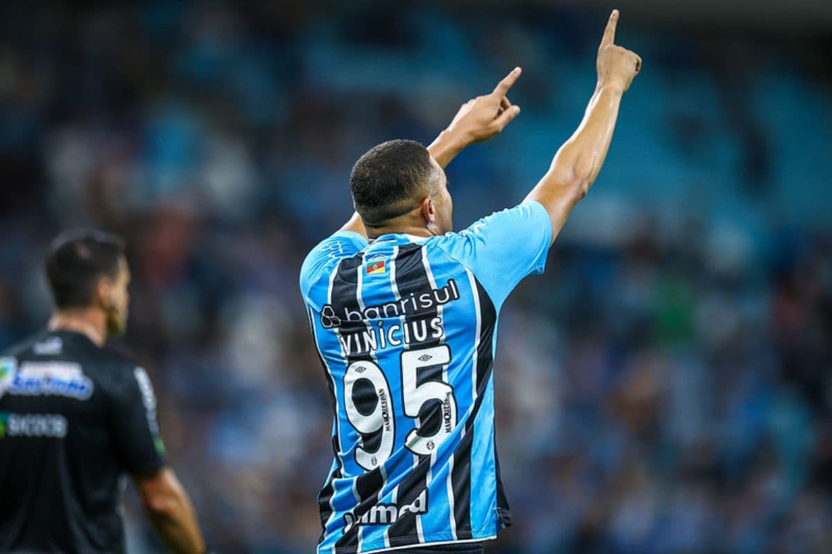 Carlos Vinícius, artilheiro do Grêmio