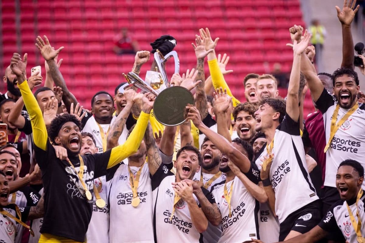 Corinthians comemora título da Supercopa do Brasil