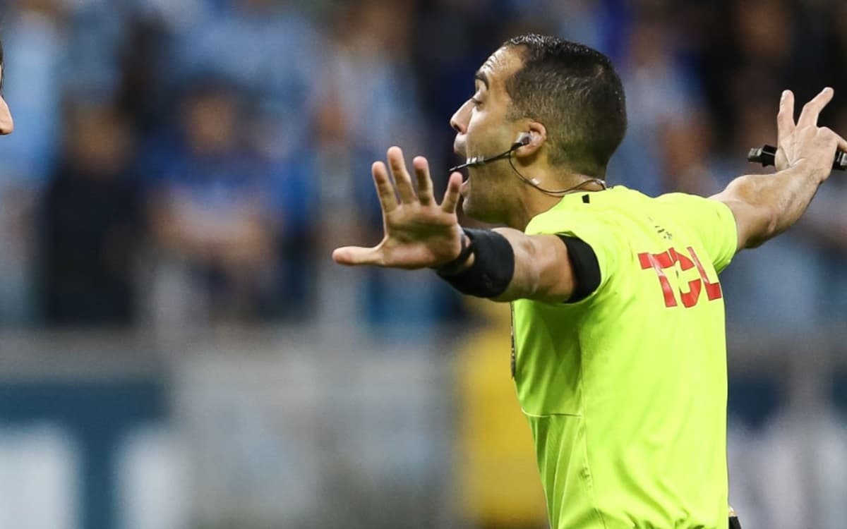 Davi Lacerda árbitro de Corinthians x Cruzeiro