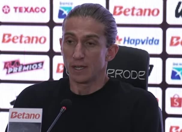 Filipe Luís coletiva Vitória x Flamengo