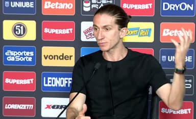 Filipe Luís em coletiva após Flamengo e Corinthians