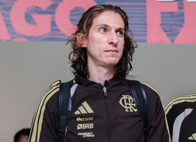 Filipe Luís em embarque do Flamengo.