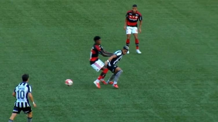 Lance do gol de Paquetá contra o Botafogo.
