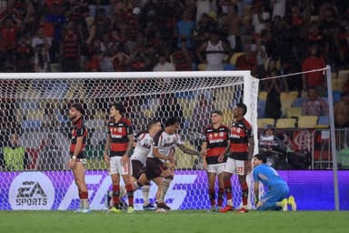 José Canale, do Lanús, comemora após marcar o segundo gol da equipe durante a partida da CONMEBOL Recopa 2026 entre Flamengo e Lanús, no Estádio do Maracanã, em 26 de fevereiro de 2026, no Rio de Janeiro, Brasil.