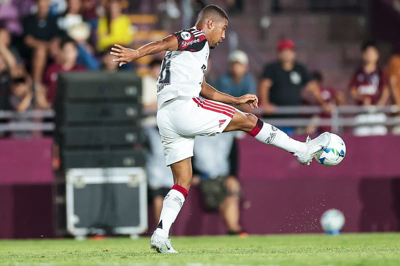 Flamengo segue abaixo e perde para Lanus