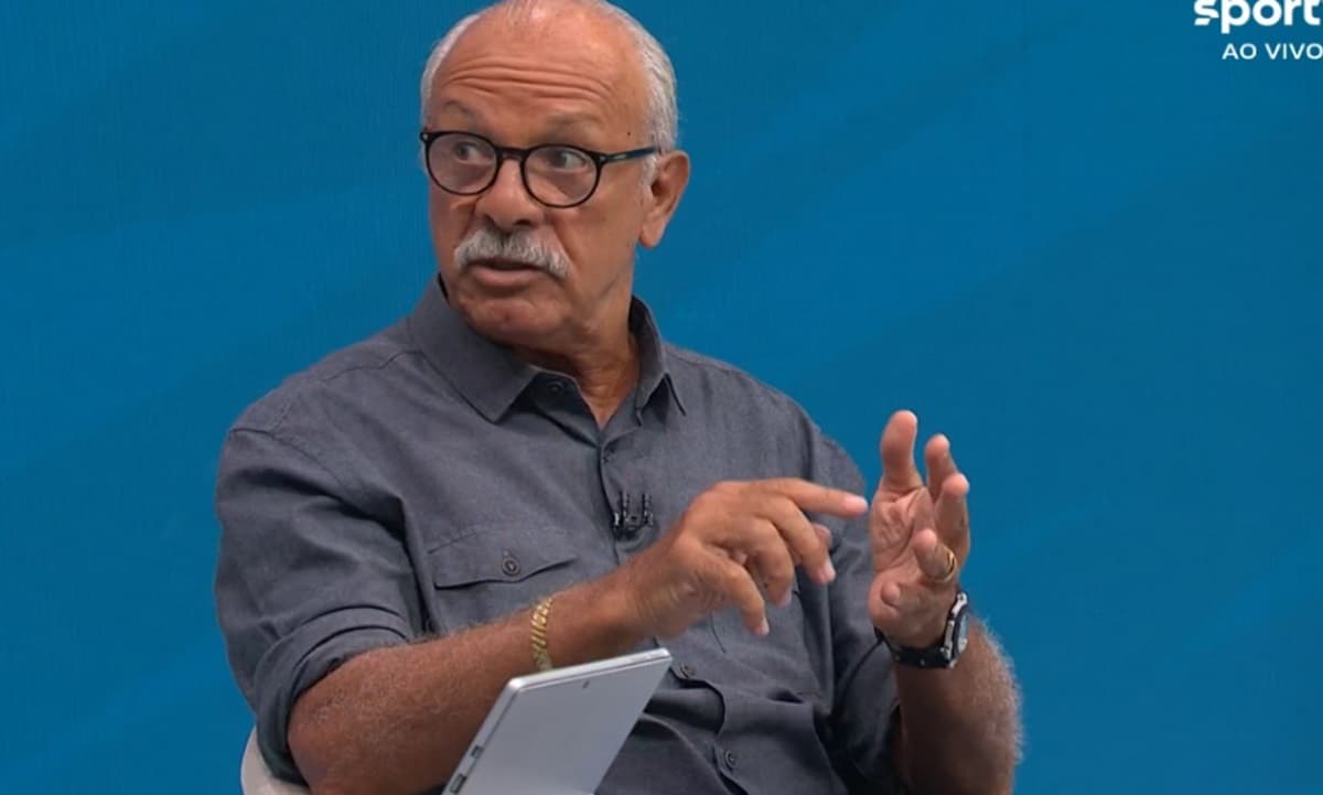 Júnior fala de Flamengo e Corinthians e momento rubro-negro