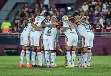Flamengo reunido antes de jogo da Recopa contra Lanús