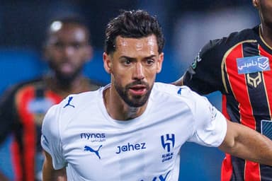 Pablo Marí durante partida do Al-Hilal