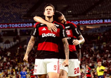 Pedro e Paquetá em Flamengo x Sampaio Corrêa
