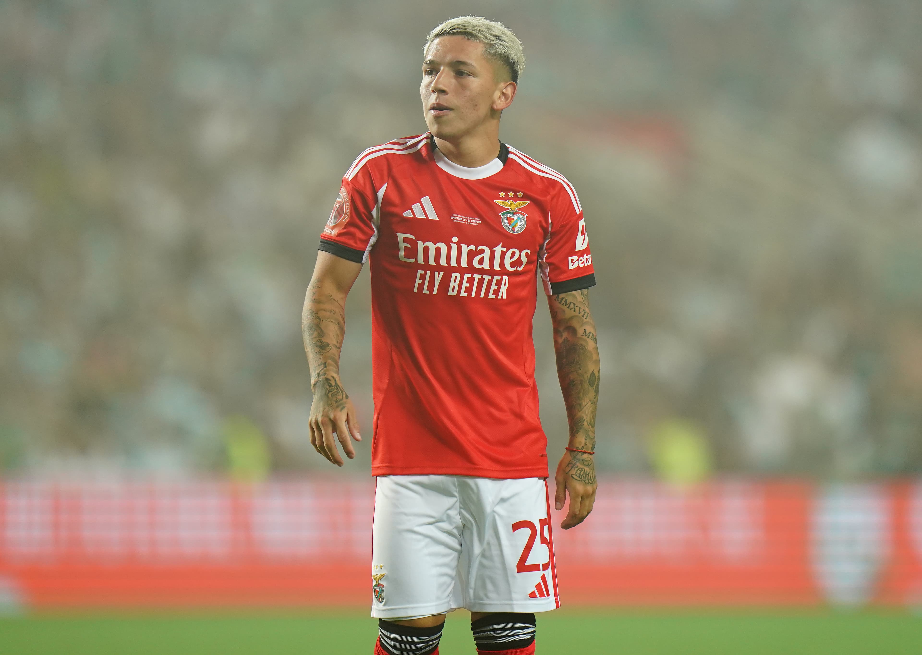 Gianluca Prestianni em campo; argentino do Benfica foi racista com Vini Jr