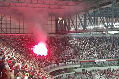 Torcida do Corinthians na Arena da Baixada