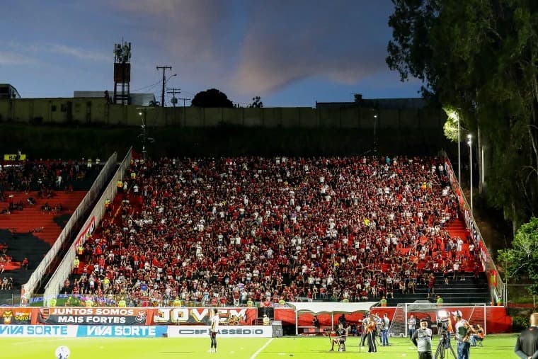 Torcida do Flamengo no Barradão