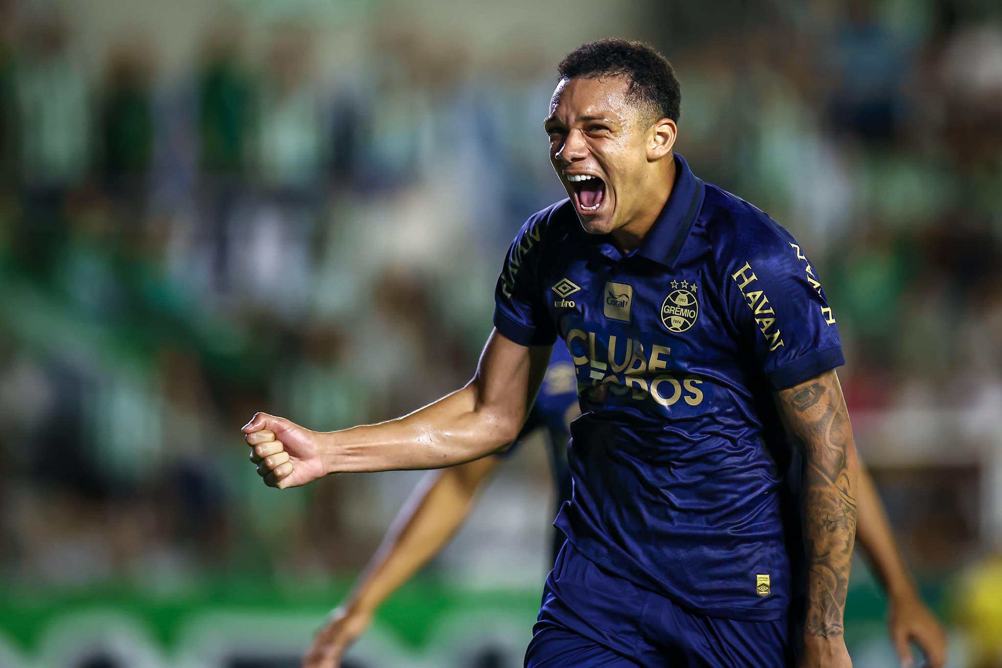 Viery vibra efusivamente com primeiro gol pelo profissional na vitória do Grêmio sobre o Juventude no Campeonato Gaúcho 2026