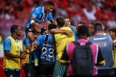 Comemoração gol Grêmio contra Inter final Gauchão