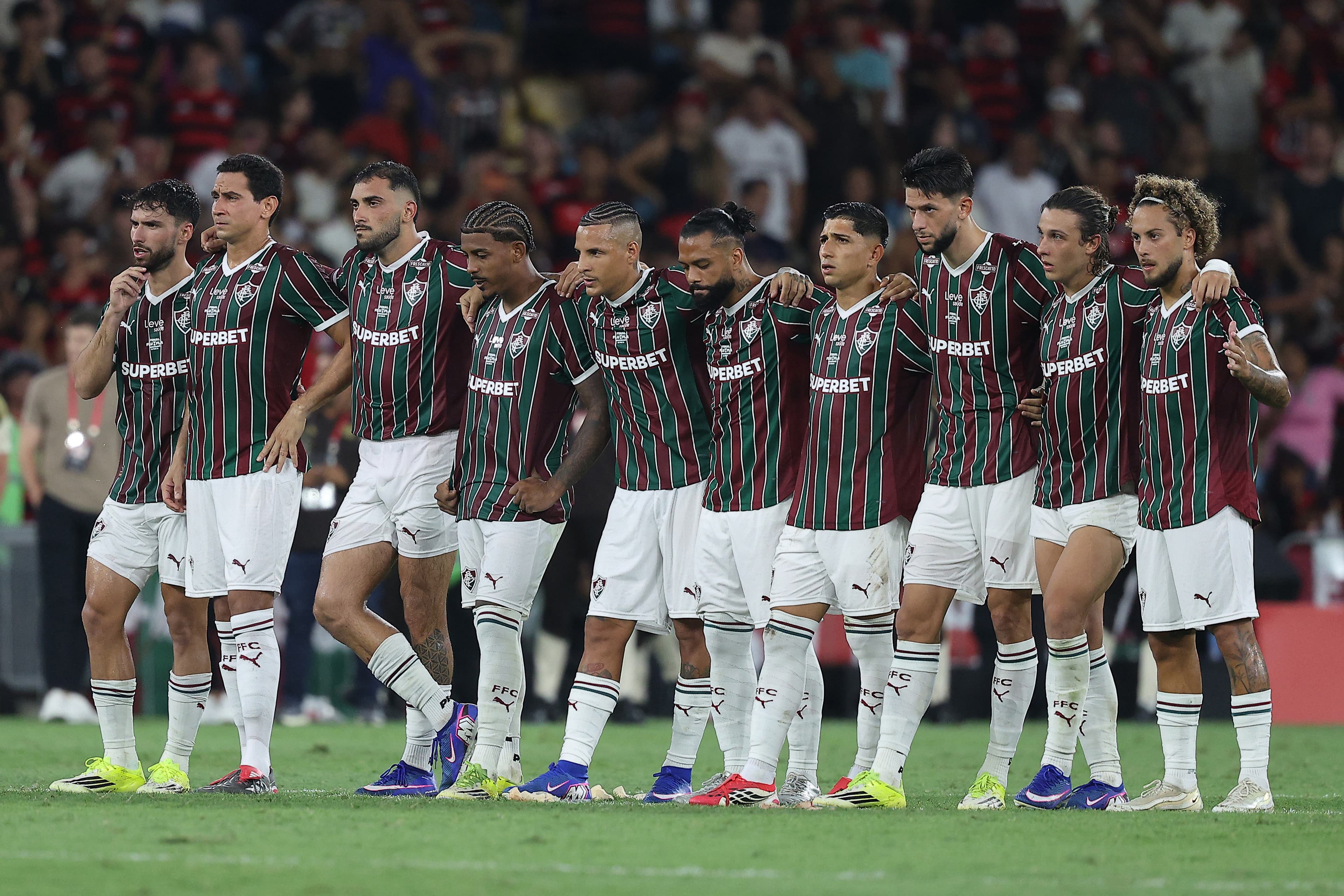 Jogadores do Fluminense perfilados