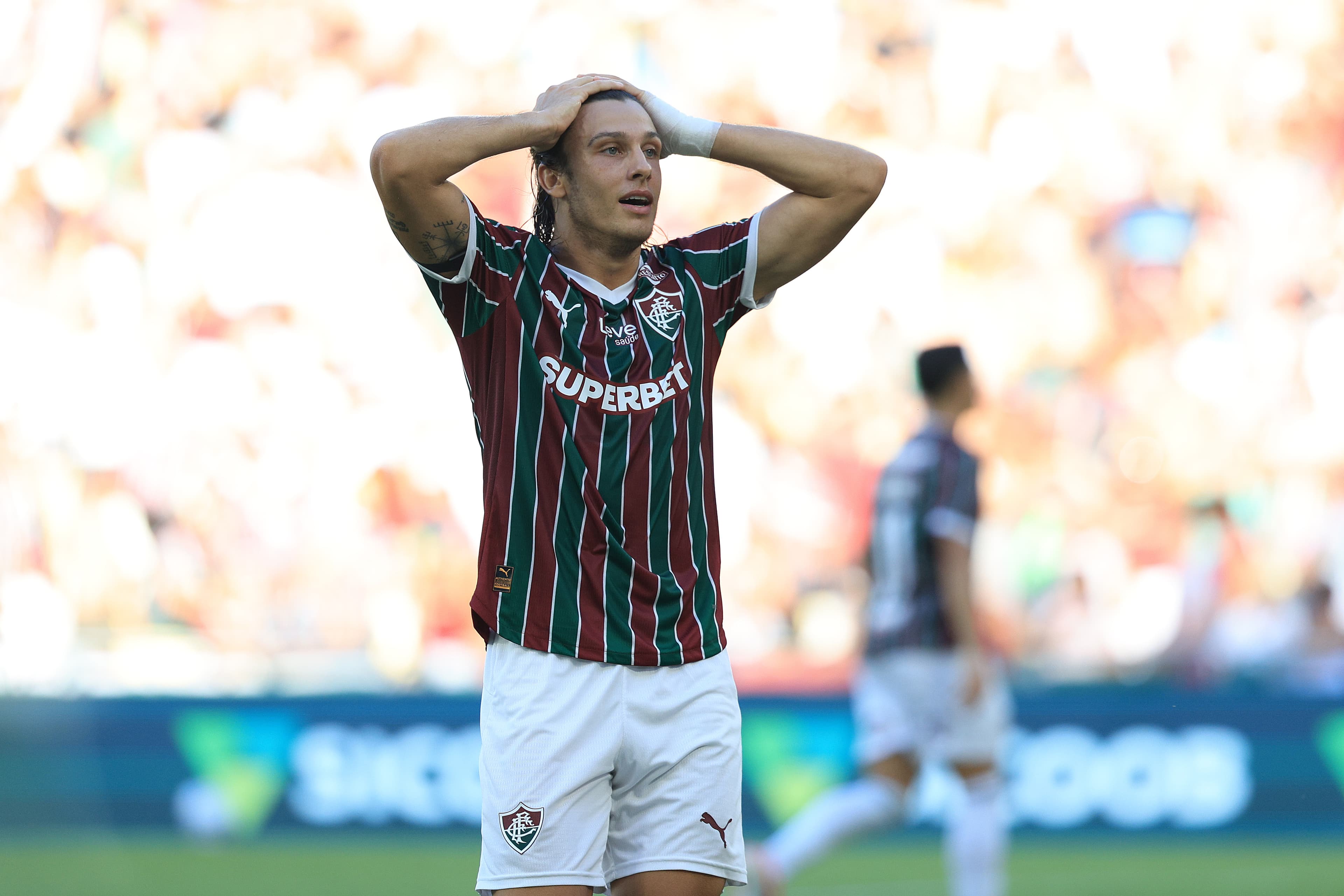 Canobbio leva mãos à cabeça durante Fluminense x Athletico