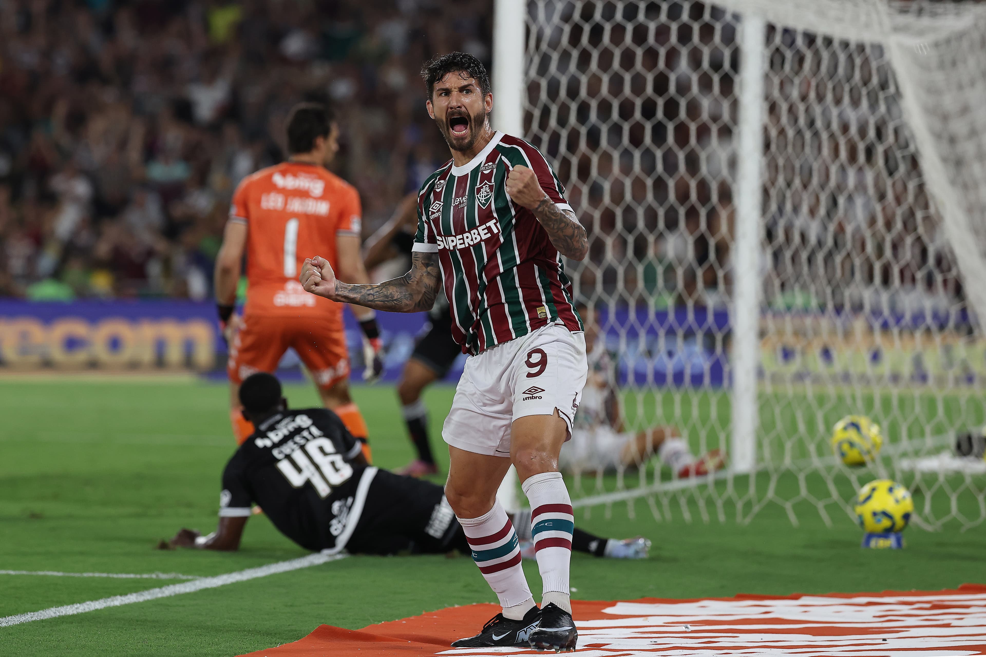 Fluminense marca contra Vasco