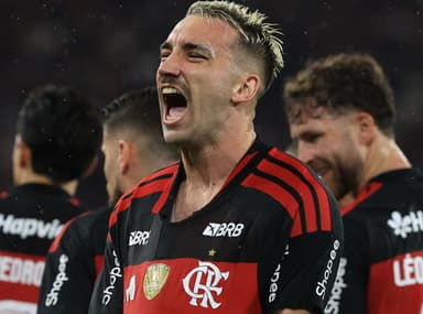 Léo Ortiz grita ao comemorar gol em Flamengo x Remo