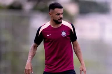 Raniele em ação no treinamento do Corinthians