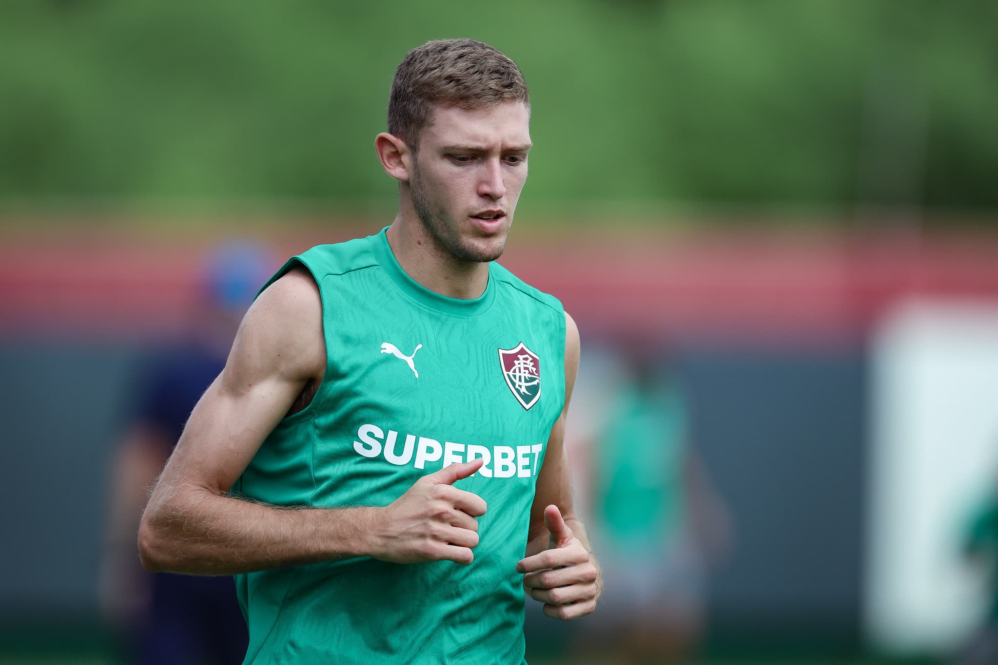 Rodrigo Castillo participa de treino no CT Carlos Castilho, local de treinos do Fluminense