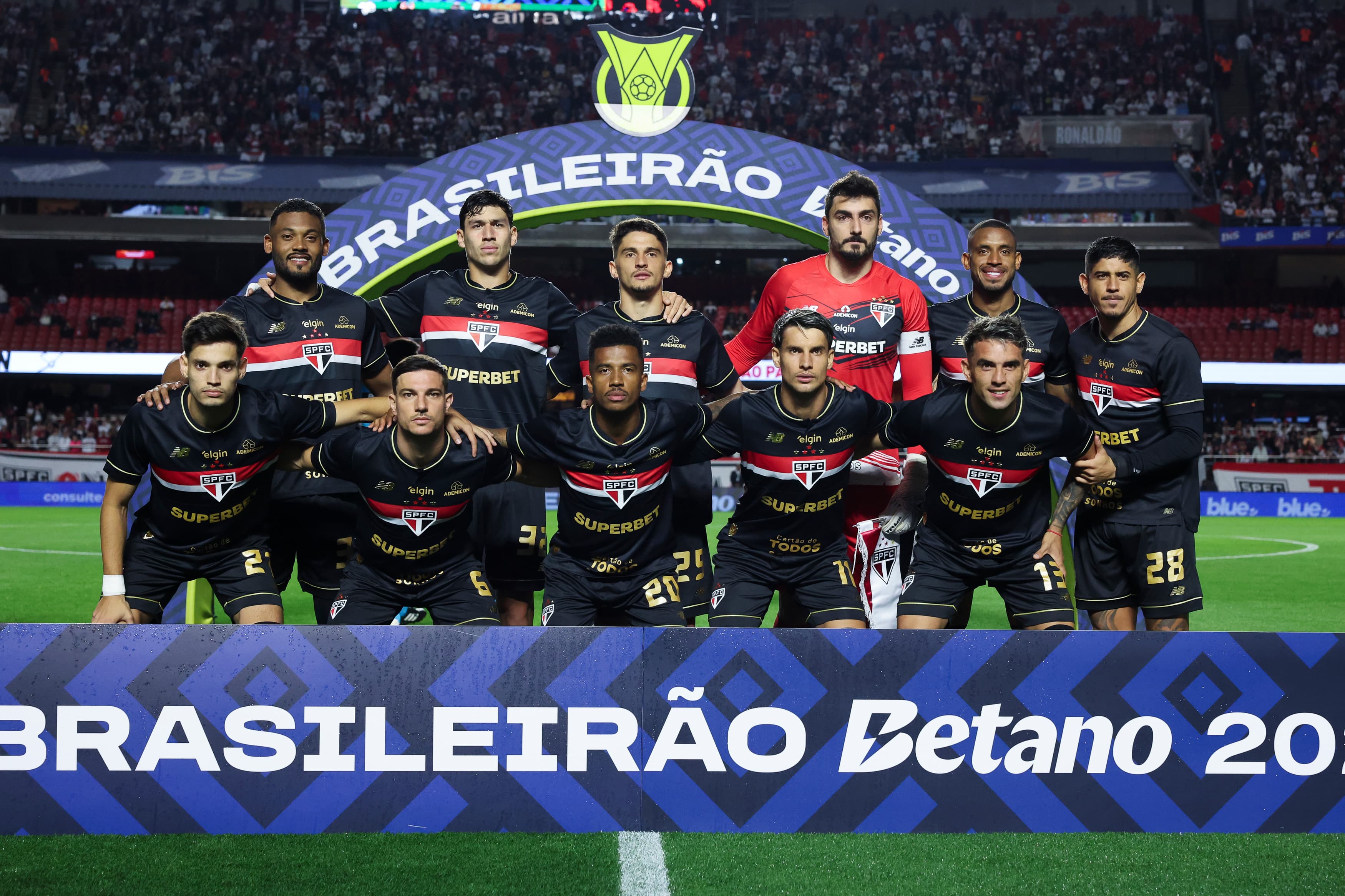 São Paulo perfilado antes de jogo do Brasileirão contra o Atlético-MG