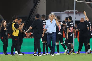 Vasco comemora vitória