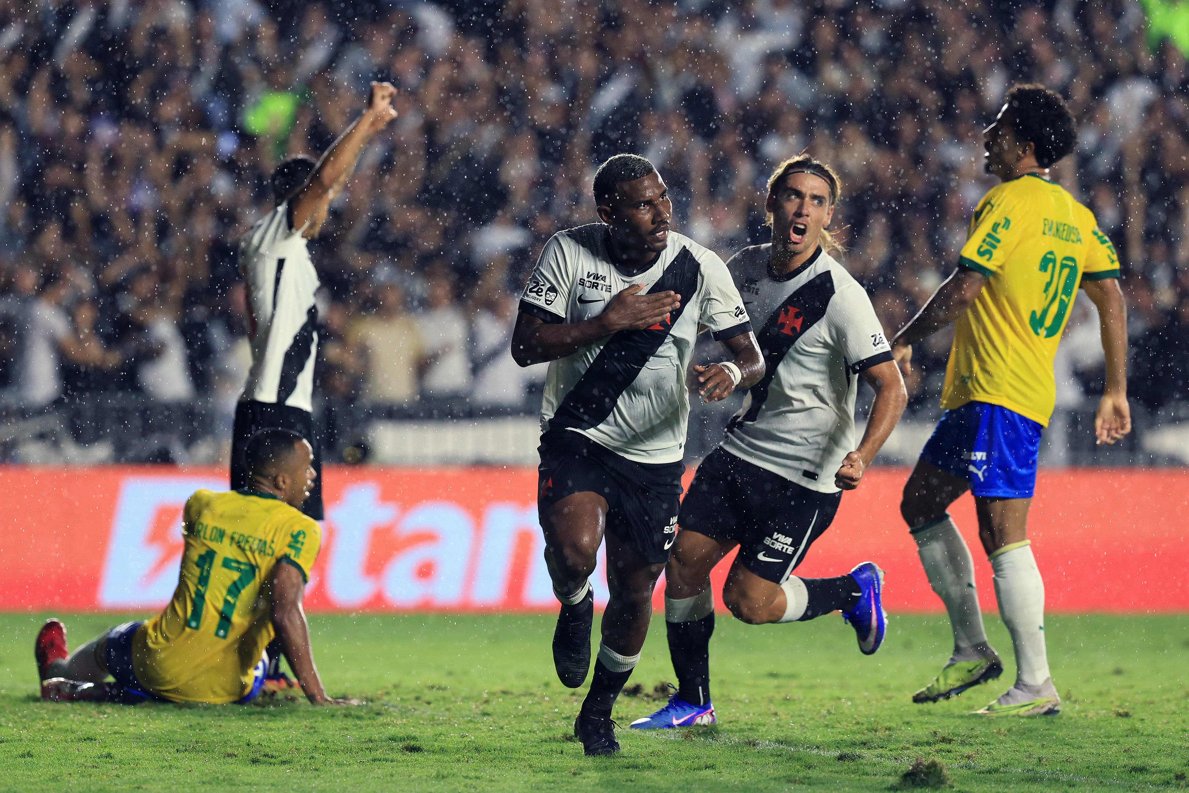 Vasco vence Palmeiras