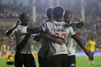 Vasco comemora gol no Brasileirão 2026