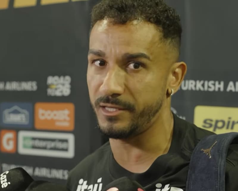 Danilo concede entrevista após vitória do Brasil sobre a Croácia