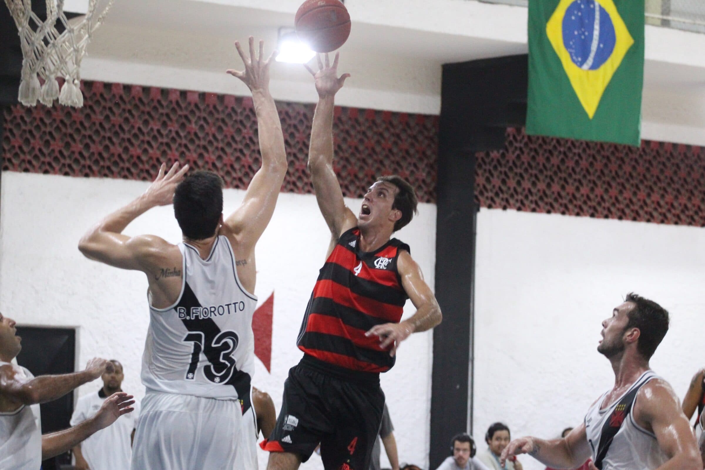 Flamengo e Vasco se enfrentam pelo NBB 2022/23