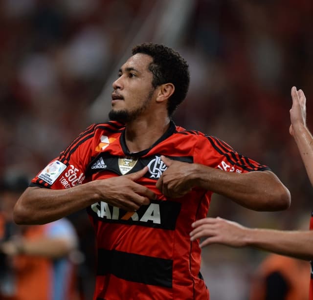 Jogo das Estrelas: campeão da Copa do Brasil pelo Fla, Hernane Brocado é o 17º confirmado