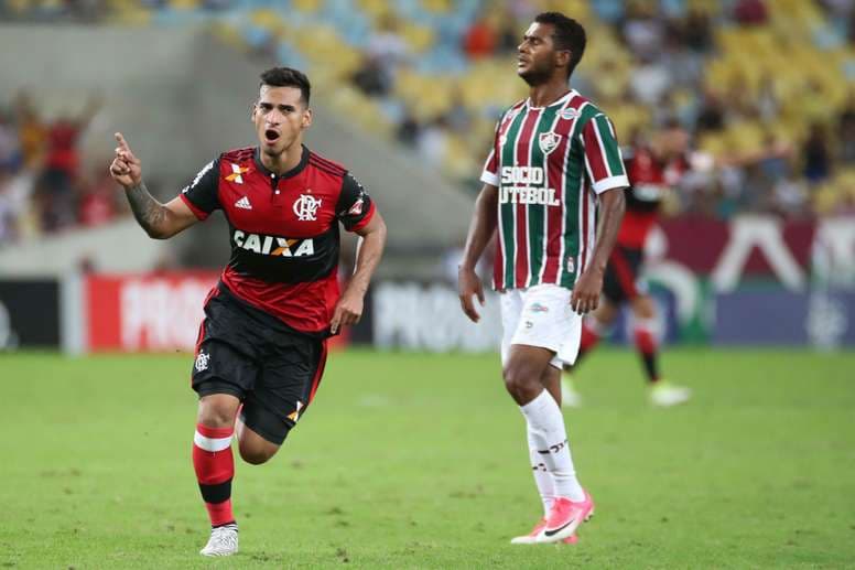 Trauco comemora gol no Fla x Flu