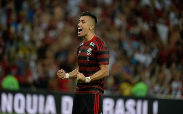 Ex-Flamengo, Fernando Uribe pode receber R$ 22,6 milhões de equipe brasileira