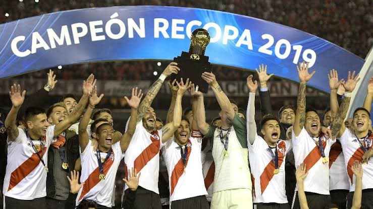 Recopa menos de um mês