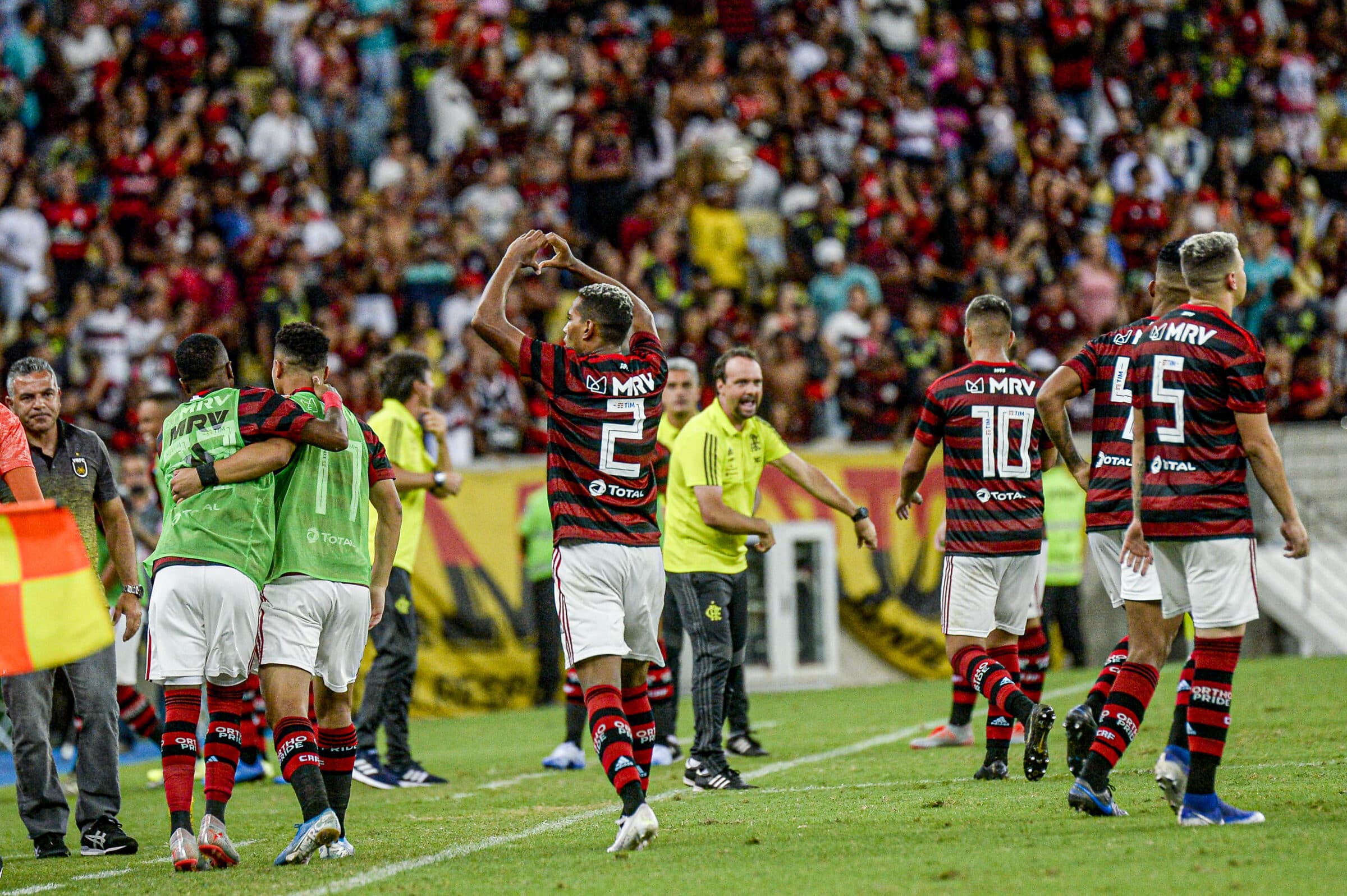 Time da Série A anuncia contratação de lateral-direito multicampeão pelo Flamengo
