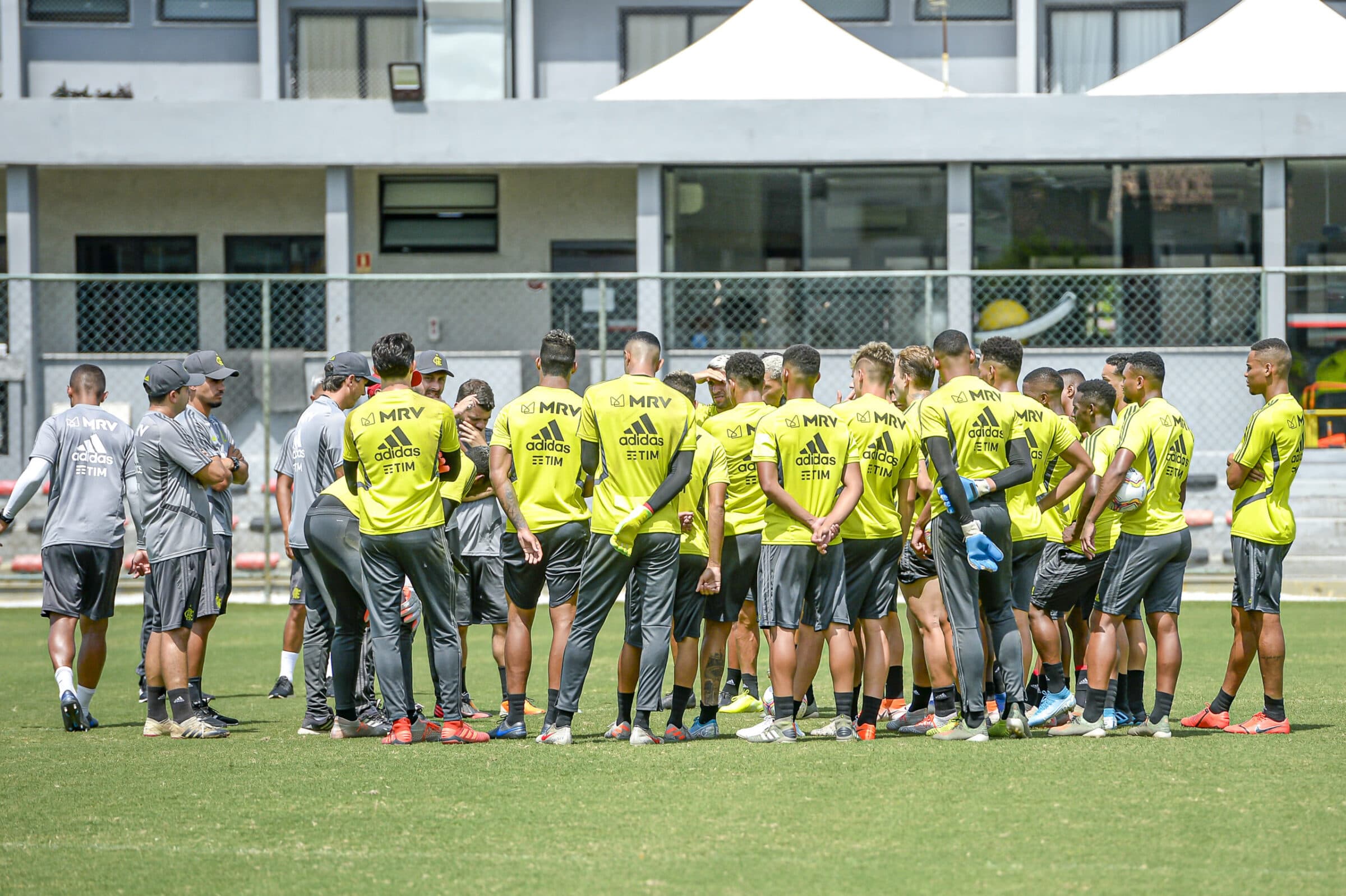 flamengo base destaque ninho promessas