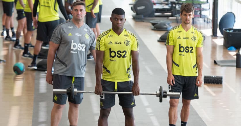 lincoln carro jogador do flamengo