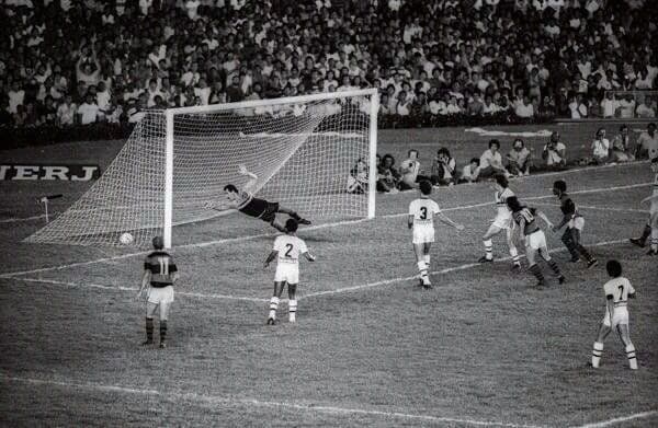flamengo atletico-pr 1983